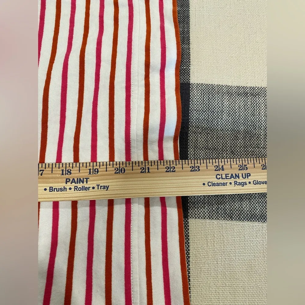 Pink and rusty red jcrew hoodie Front pocket size medium - Image 11