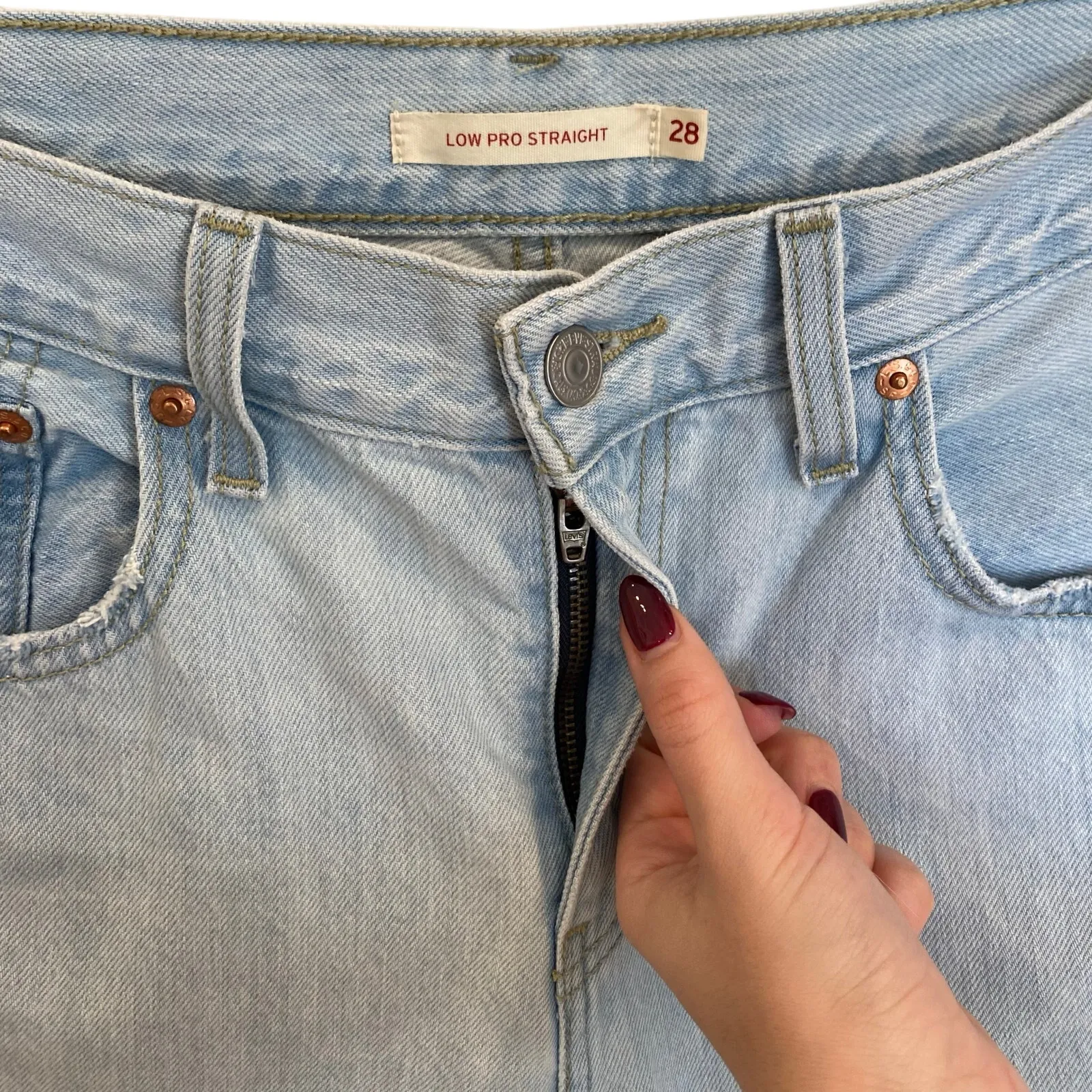 Levi's Low Pro Jeans In Charlie Won Light Wash - Image 3