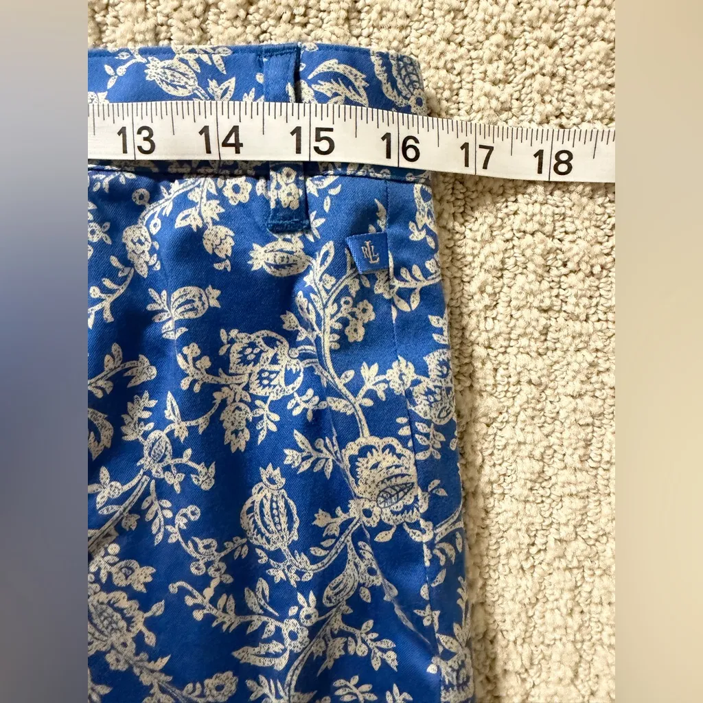 Lauren Ralph Lauren Floral Print Capris in Blue and White - Image 4