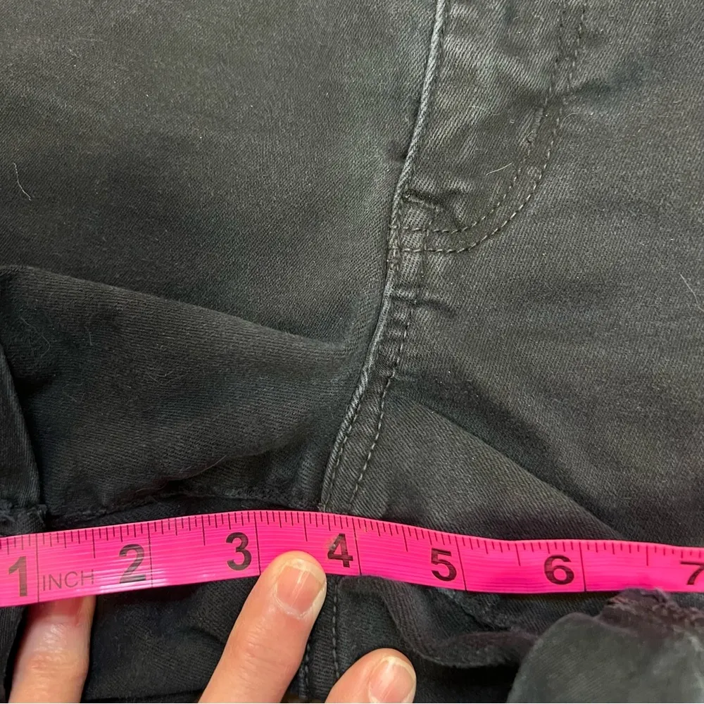 American Eagle Outfitters Next Level Stretch Midi cuff shorts size 8 EUC black - Image 8