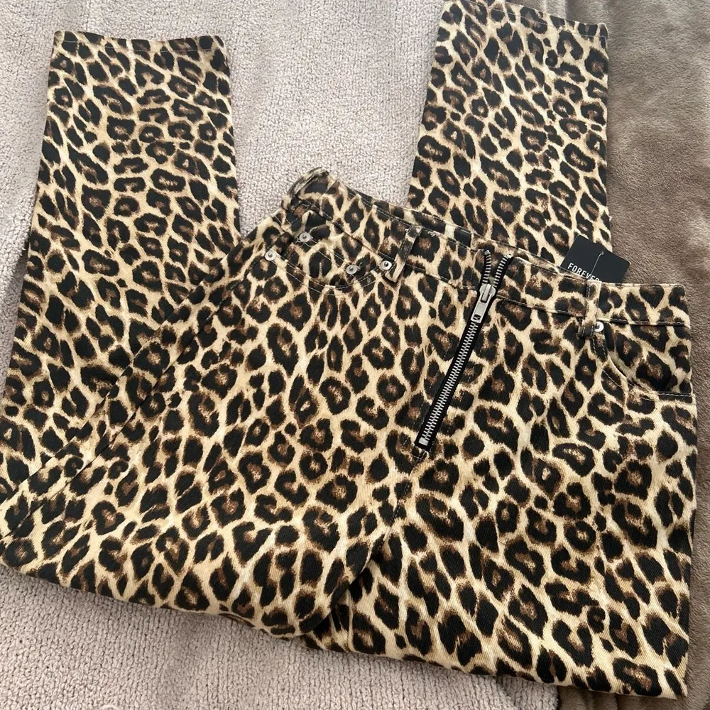 Forever 21 animal print zipper front straight leg jeans NWT - Image 4