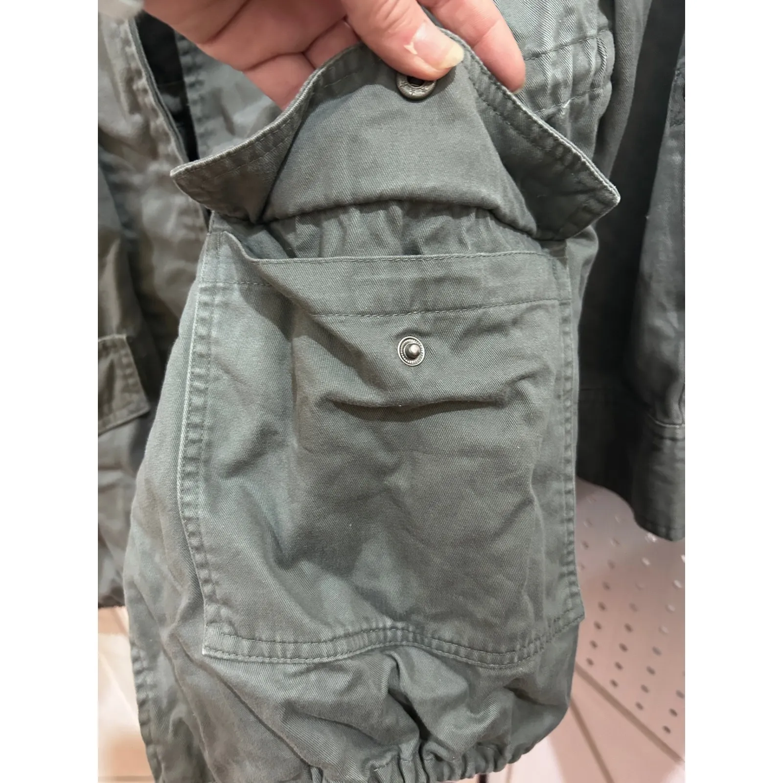 Utility Jacket Olive Green Cargo Pockets Drawstring Hooded Lightweight Casual - Image 7