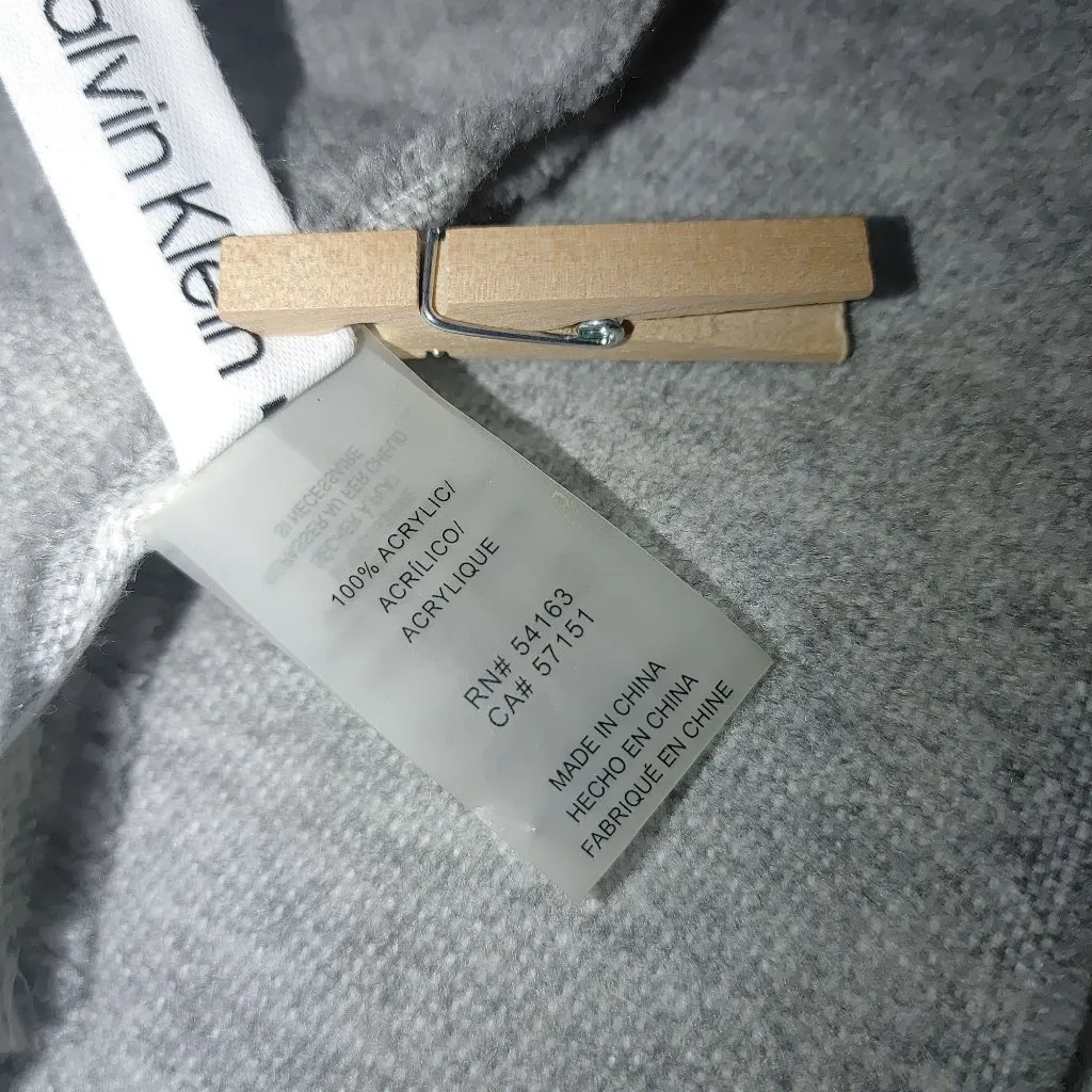 Large Logo Calvin Klein Knit Scarf Gray Acrylic Wrap Shawl Oversize Versatile - Image 3