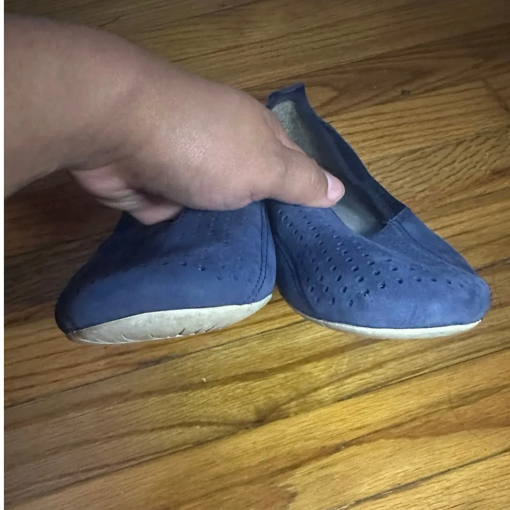 Patagonia Women’s Dark Blue Suede Scrunch-Back Ballet Flats – Size 8.5 - Image 4