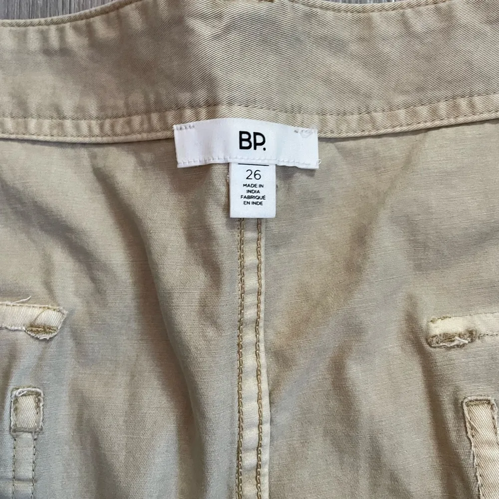 BP. Plus size Nordstrom’s Cotton Utility Pocket Tan Safari Khaki Shorts size 26 - Image 9