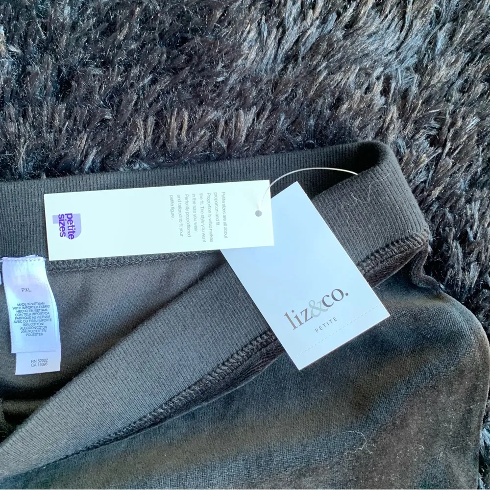 liz&co. Black Velour Petite Leggings Sz PXL - Image 2
