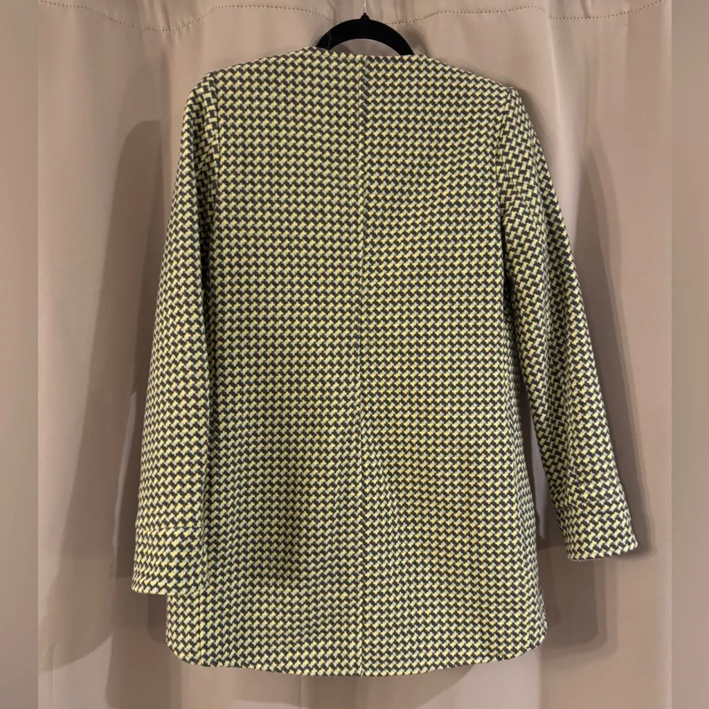 Buttons Stylish Women's Green   Jacket - Image 3