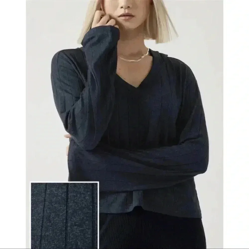 Athleta Harmony Pose Hoodie Size M - Image 2