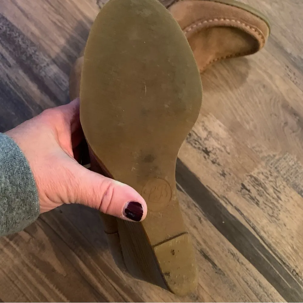 Lucky Brand Yaney Wedge Bootie Boot Beige 7 Suede Ankle Casual Trendy - Image 6