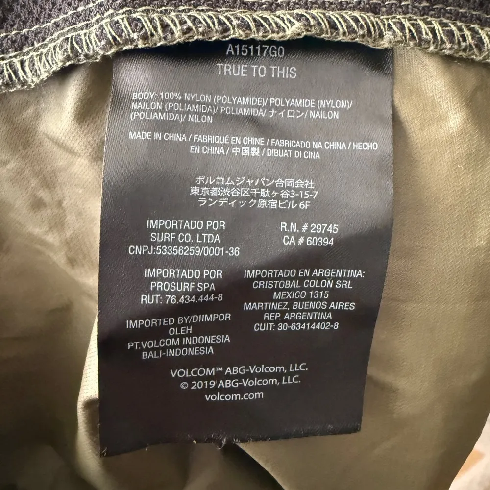 Volcom Windbreaker Size M - Image 6