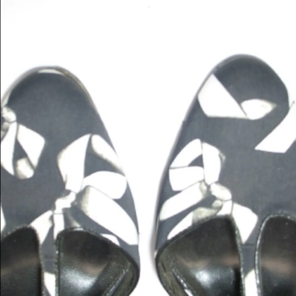 Black White Pumps Heels - Image 4