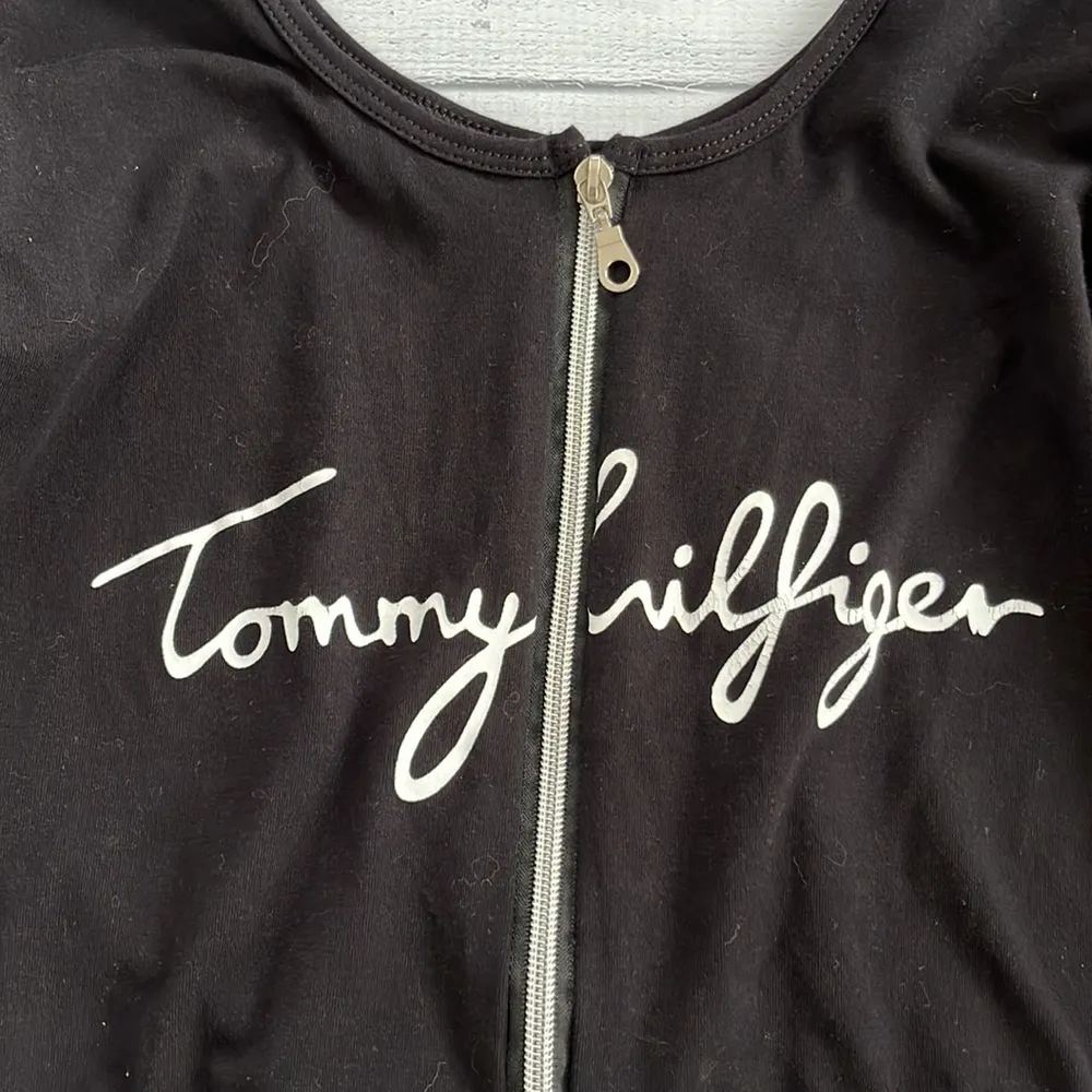Vintage Tommy Hilfiger Black & White Zip Up Stretch Crop Top - Image 2