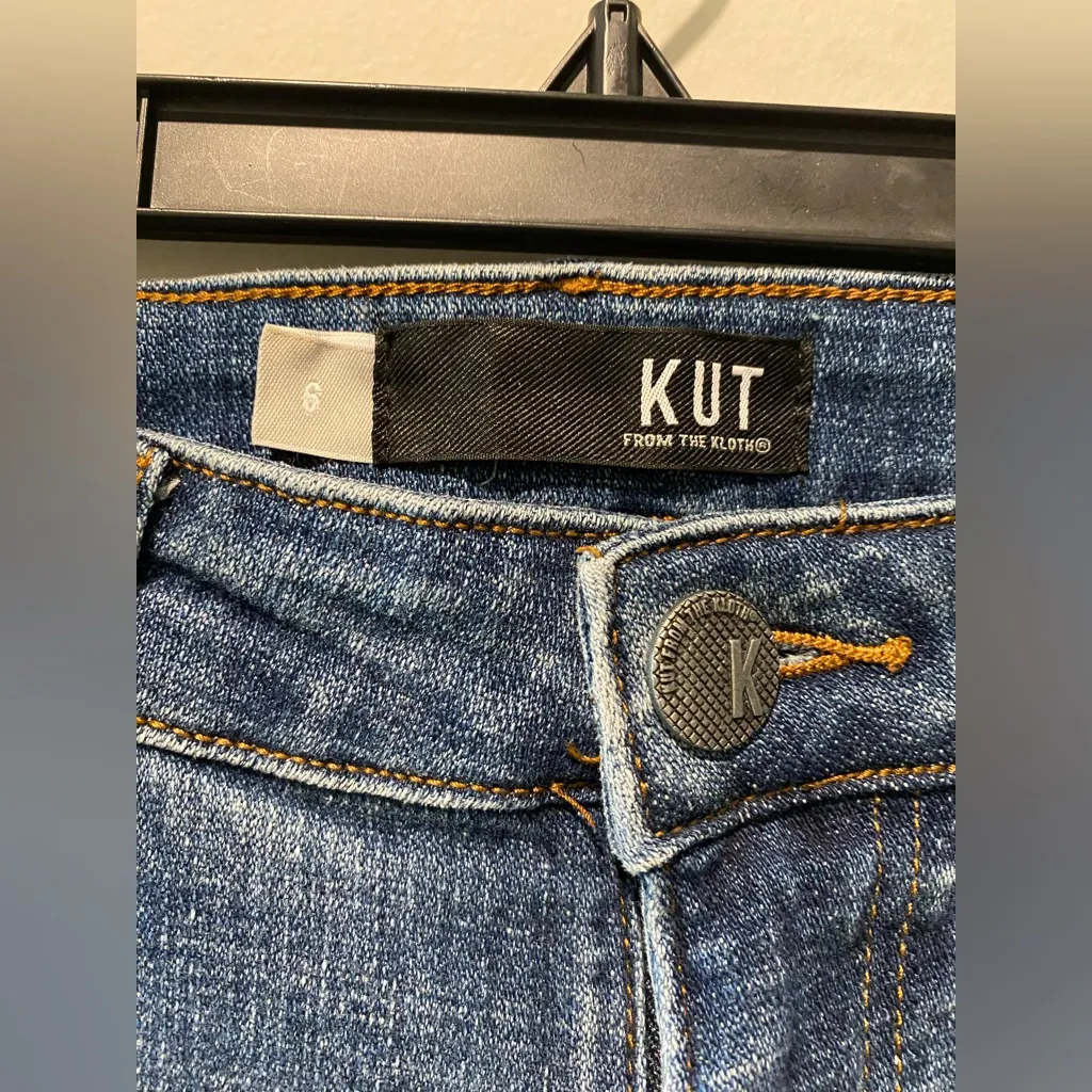KUT (from the kloth) - Amy Mid Rise Crop Straight Leg Jeans - Size 6 - Image 3