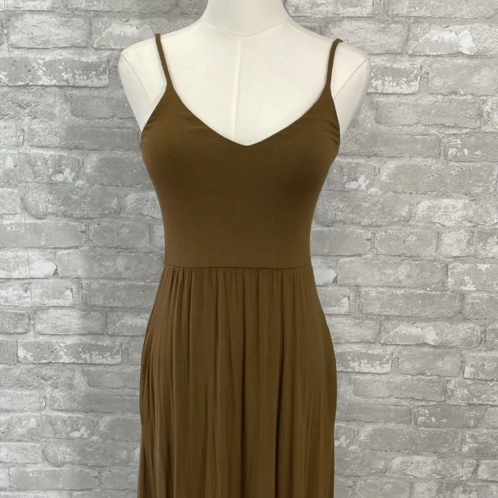 Evereve Eloise Maxi Dress Brown - Image 3