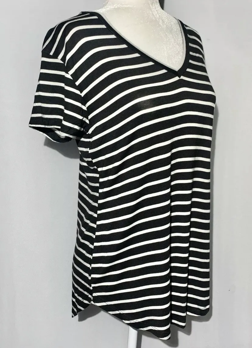 Essentials V-Neck Tee - Medium, New! - Image 2