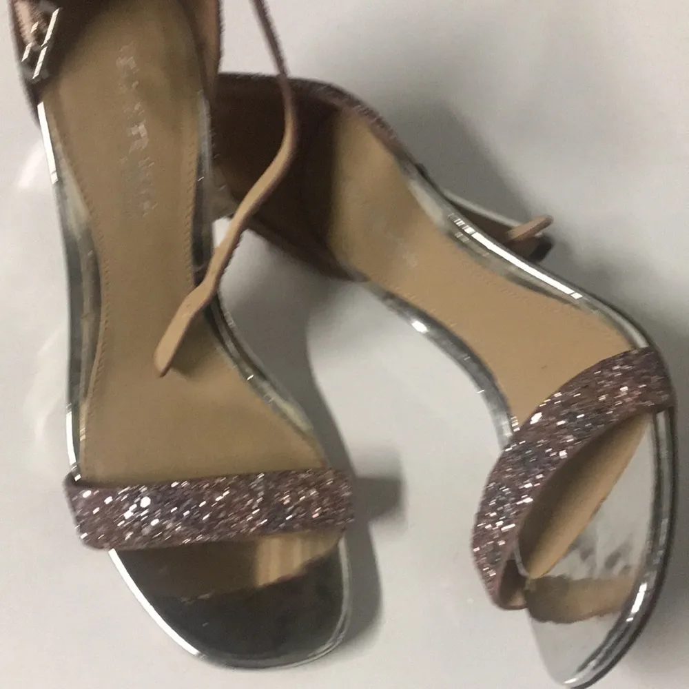 Head Over Heels by Dune - Image 5