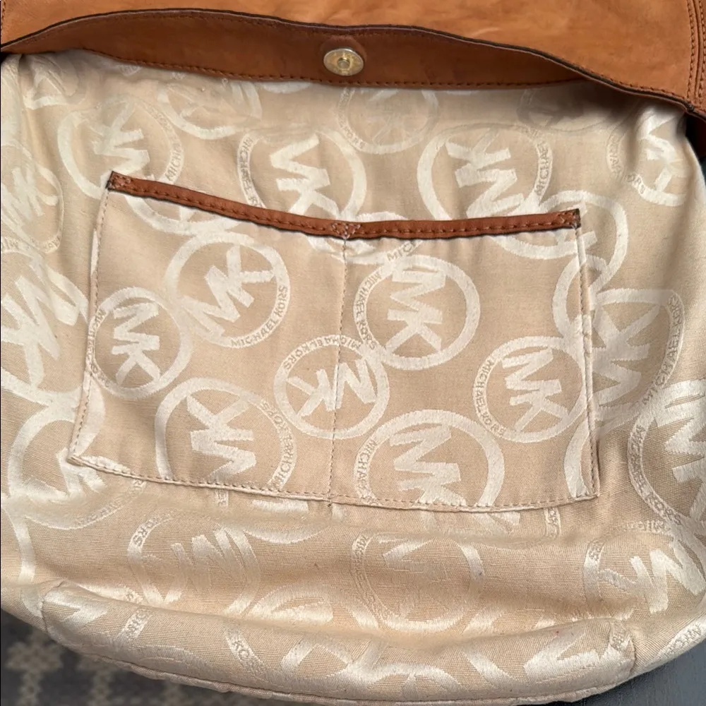 MK Tan Leather HOBO Shoulder Bag - Image 6