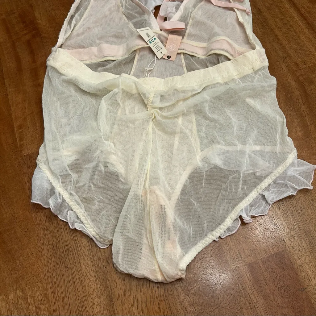 NWT We Are HAH Sheer Lace Ruffle Bodysuit Lingerie Size XL Tan - Image 6