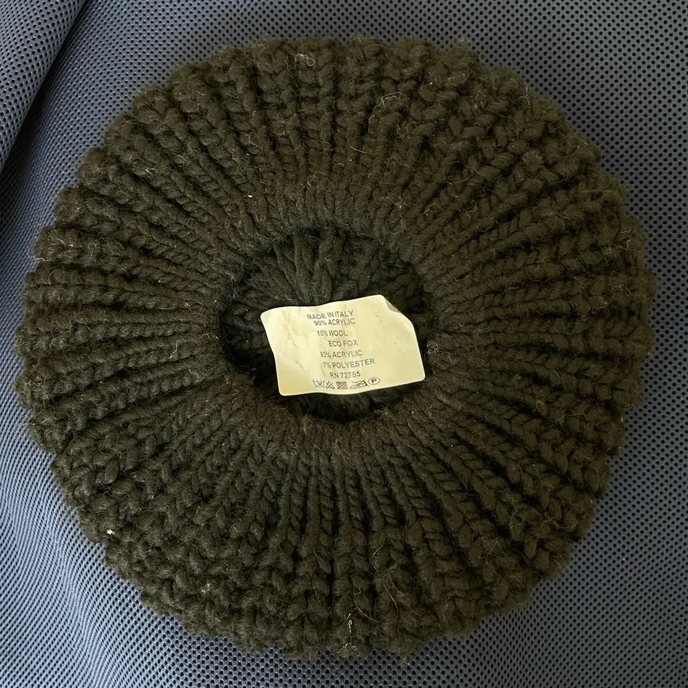 Black PomPom Beanie Beret - Image 4