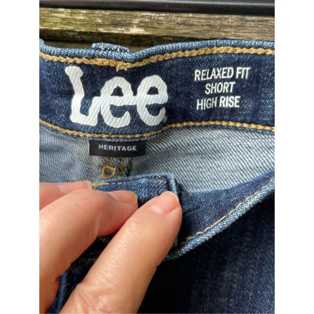 Lee Heritage size 20 high rise relaxed fit frayed hem denim shorts. - Image 6