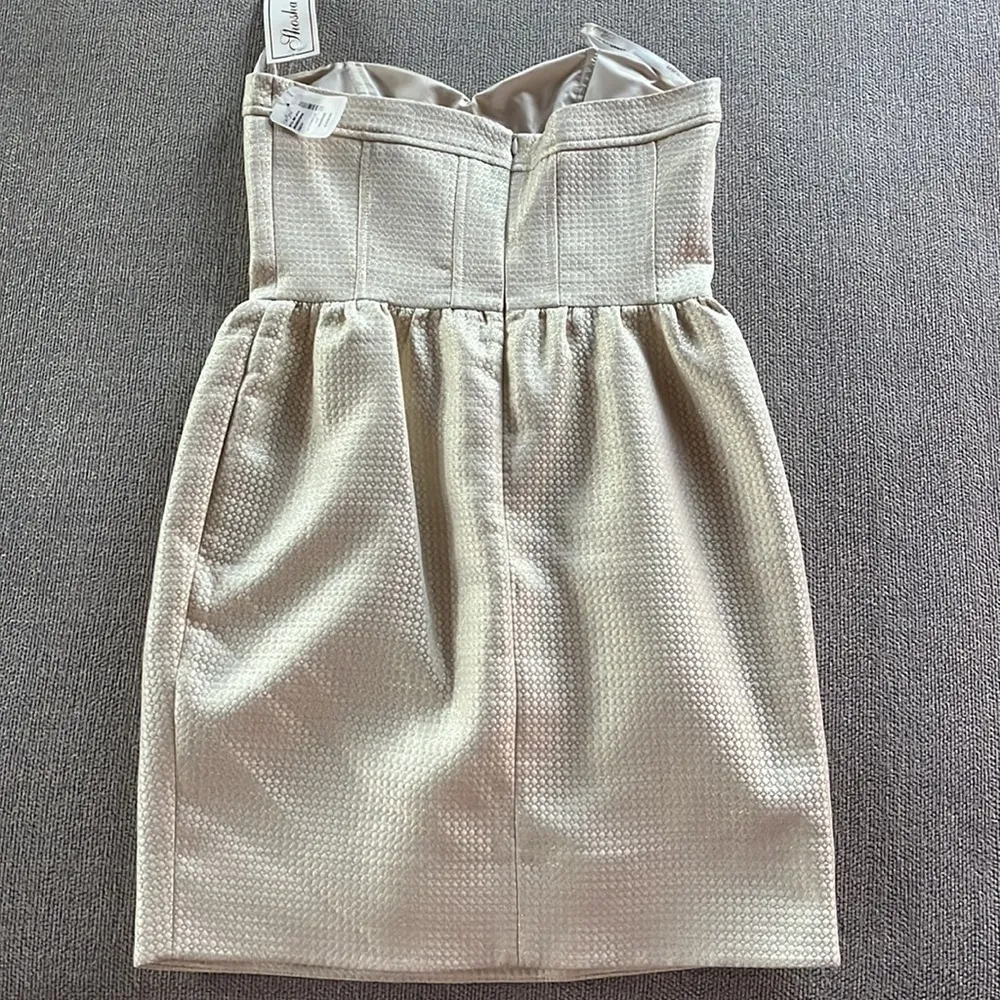 Strapless mini dress! - Image 4