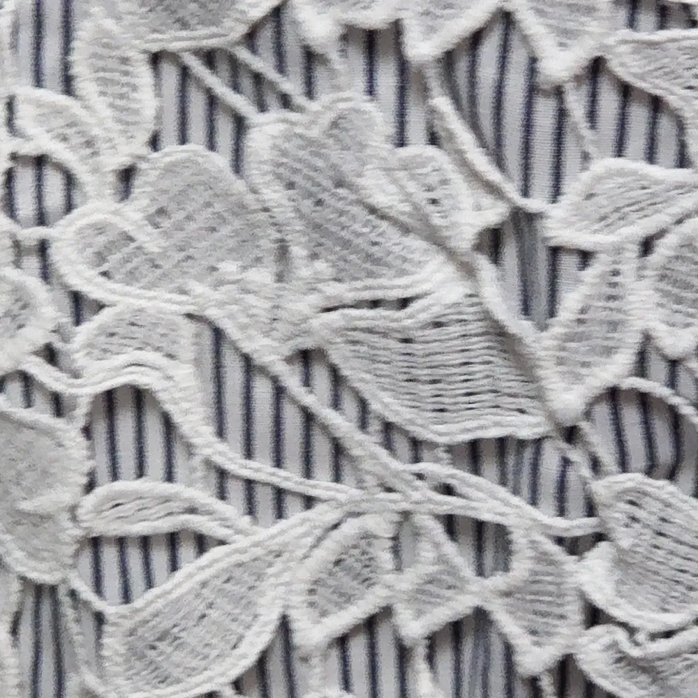 Adiva lace overlay pull - Image 2