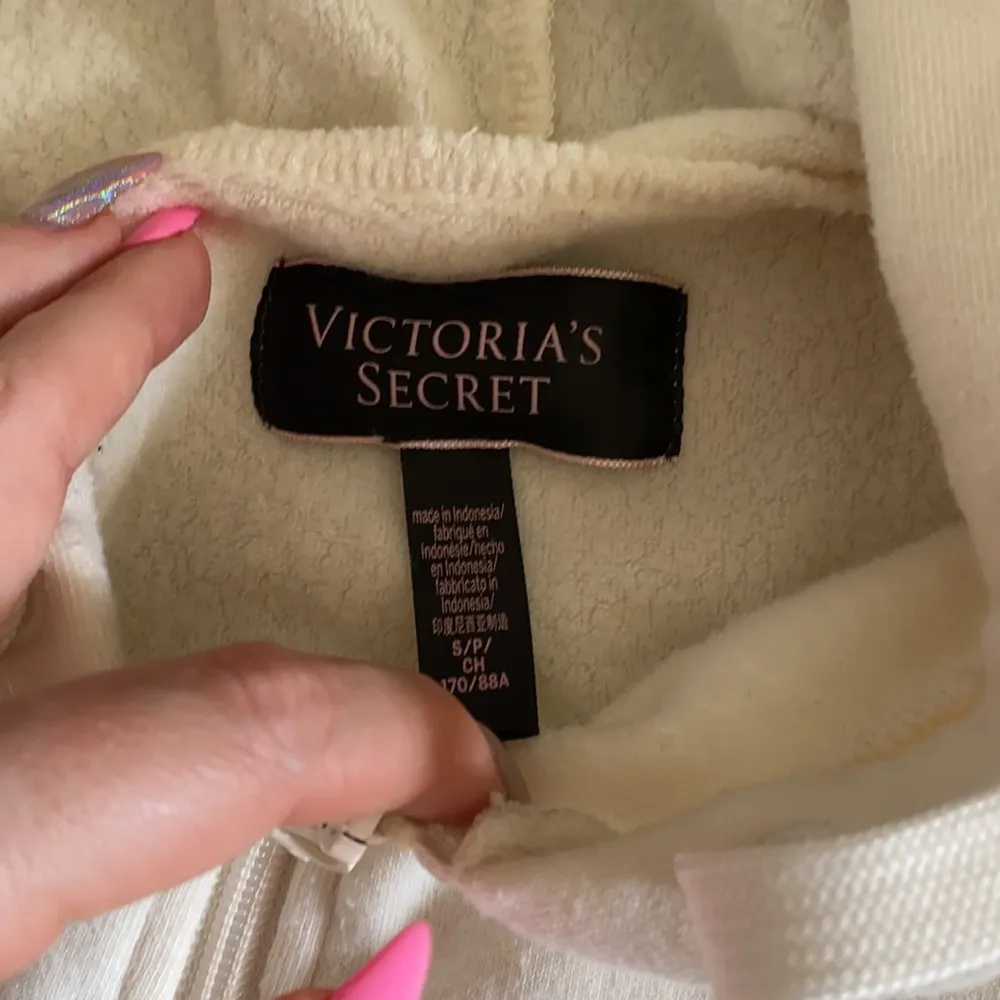 VS Cream Zip Up Hoodie - Image 4