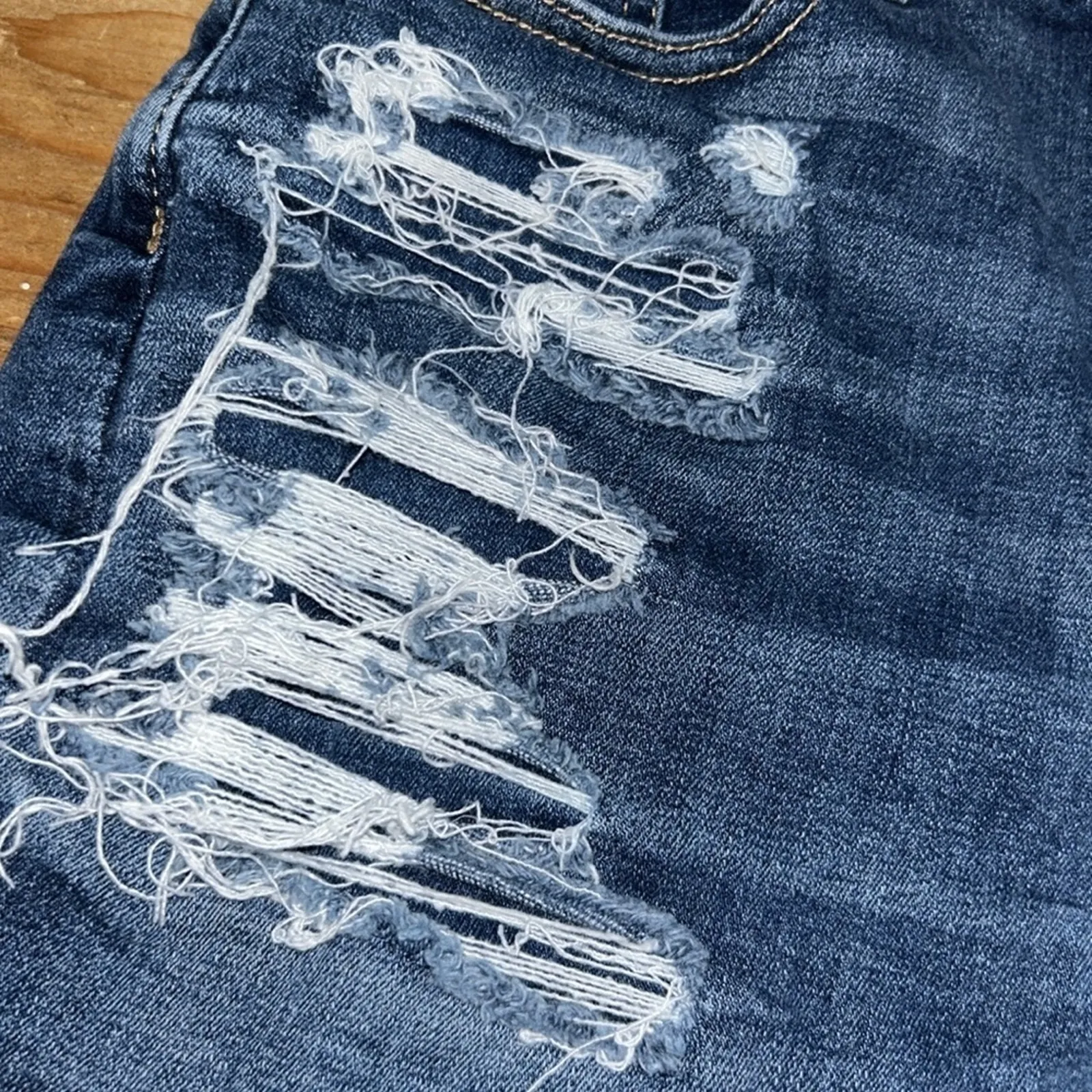 Juniors American Eagle Next Level Stretch Jean Shorts Size 0 - Image 3