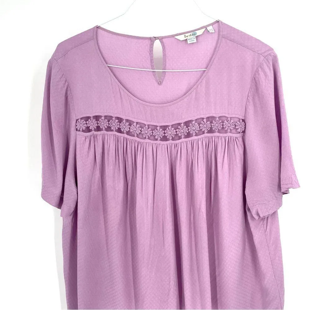 BODEN Lavender Daisy Cutout Short Sleeve Flowy Relaxed Keyhole Back Blouse Top Purple Size 18 - Image 2