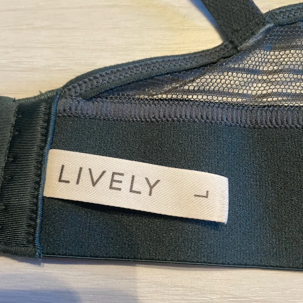 Lively Emerald Green Mesh Women's Bra Size L - Image 9