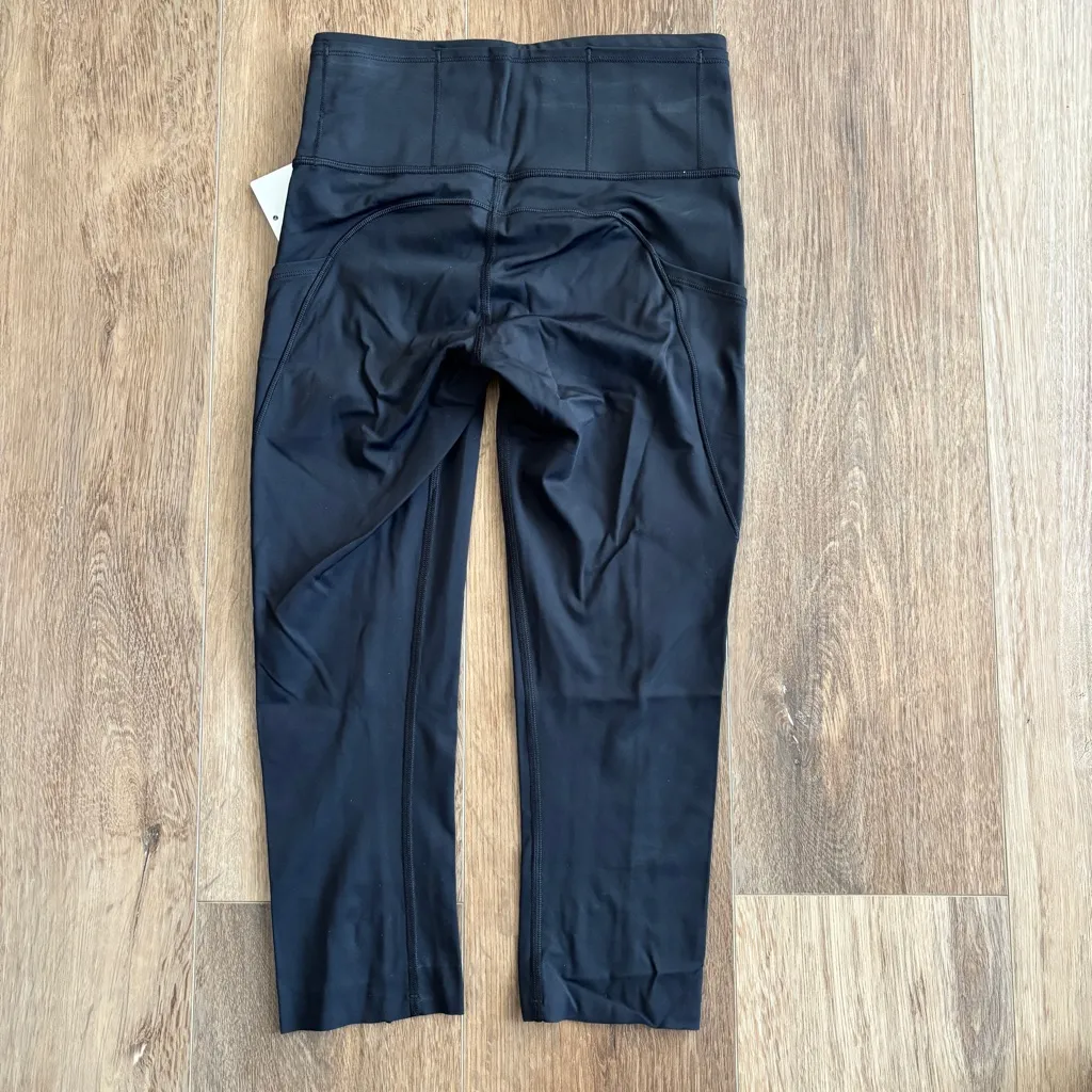 Lululemon Fast and Free 19” Cropped Legging NWT Size 4 - Image 3