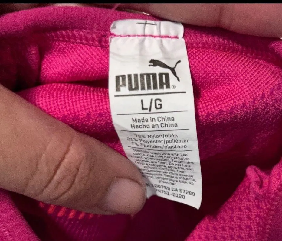Puma bright pink sports bra in large - Image 4