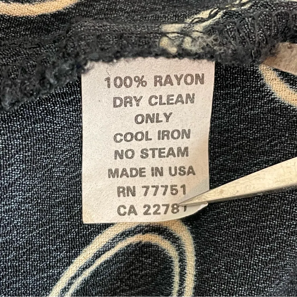 Betsey Johnson Cropped Blouse Black Circle Pattern‎ Tie Front Rayon Size Medium - Image 4