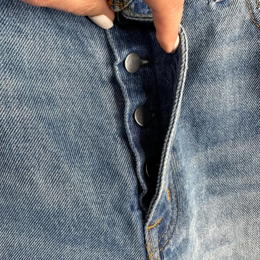 BDG Womens size 31 Denim Cut Off Raw Hem High Waist Button Fly Jean Shorts - Image 6