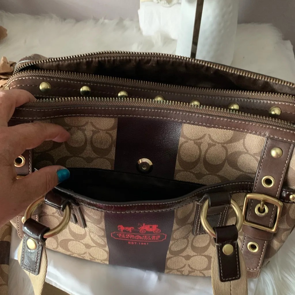 Coach Vtg Signature Horse and Carriage Print Brown and tan Bag and Wallet Set - Image 10