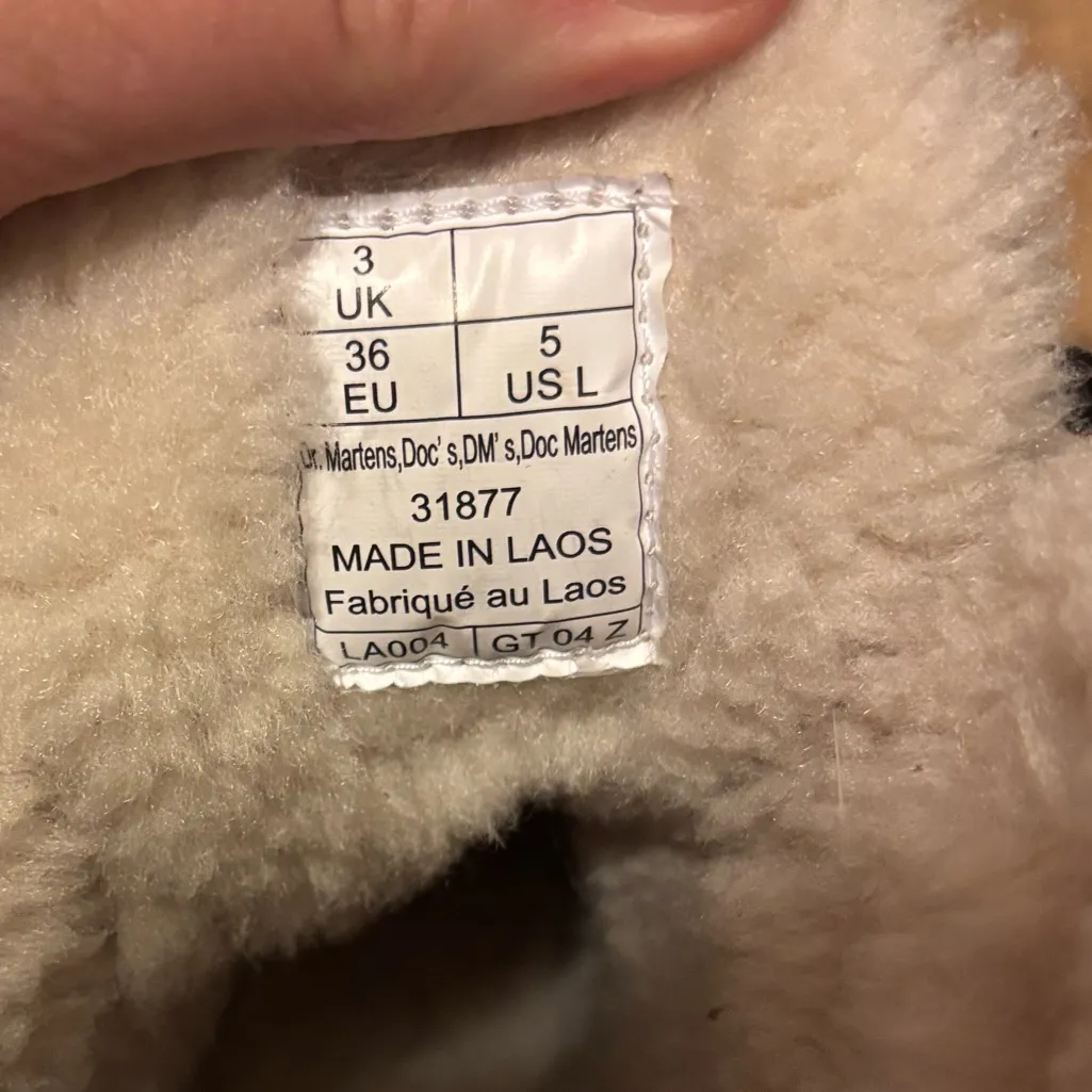 NWOT Dr. Martens women’s 1460 Lace To Toe Fur Lined Buttersoft Boots sz 5 - Image 6