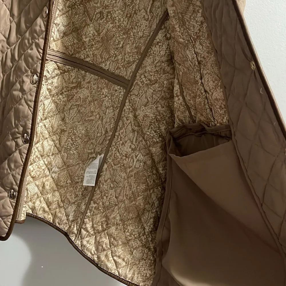 Chico’s Faux-Leather Trim Puffer Jacket Tan/Beige Button Down Jacket - Image 10
