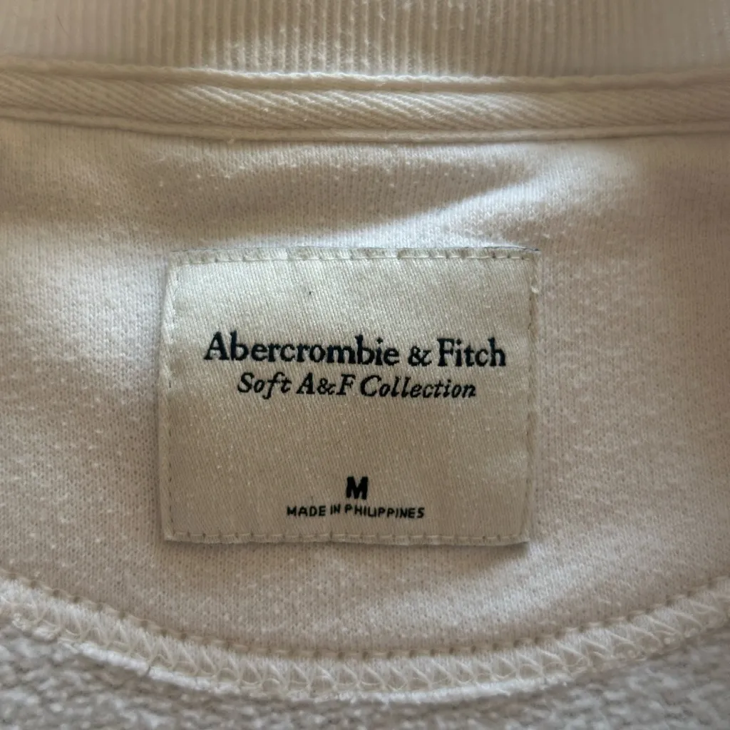 Abercrombie & Fitch White Montana Graphic Sweatshirt - Image 5