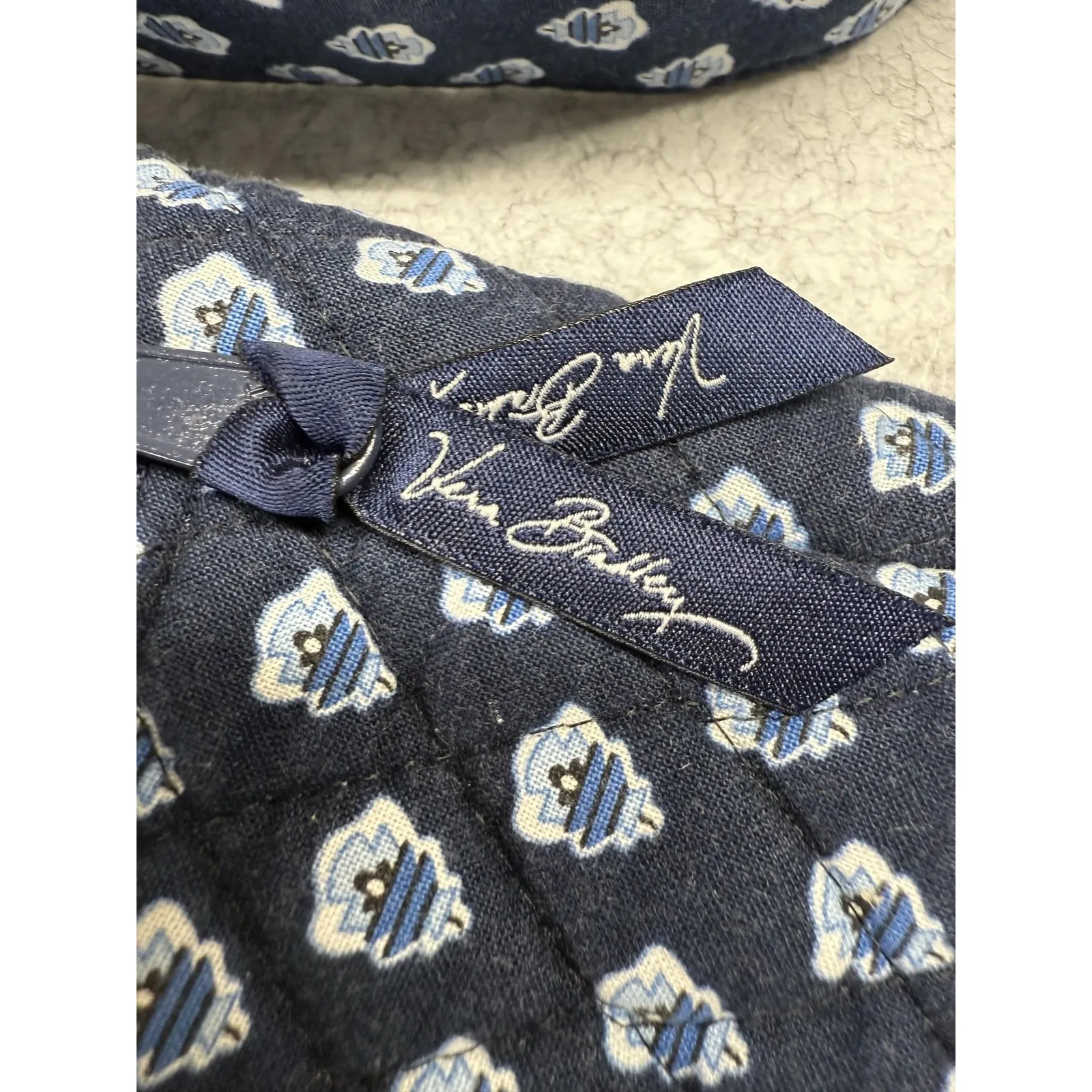 Vera Bradley Crossbody‎ Bag Womens Quilted Adjustable Strap Purse Patterned Bee - Image 3