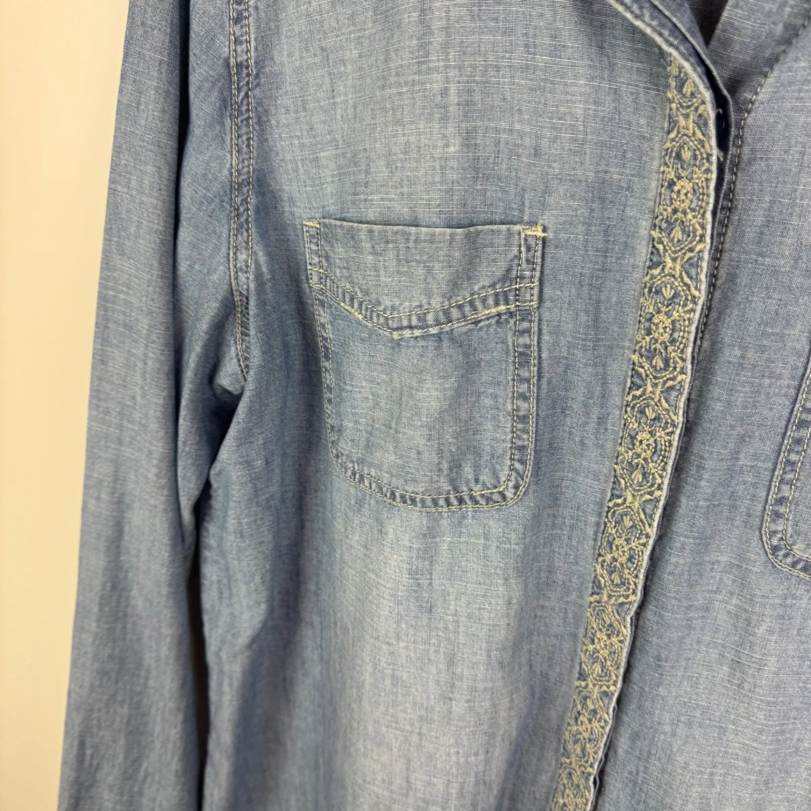 Chicos Chambray Denim Embroidered Button Down‎ Shirt Size 2 Large Blue Western - Image 2
