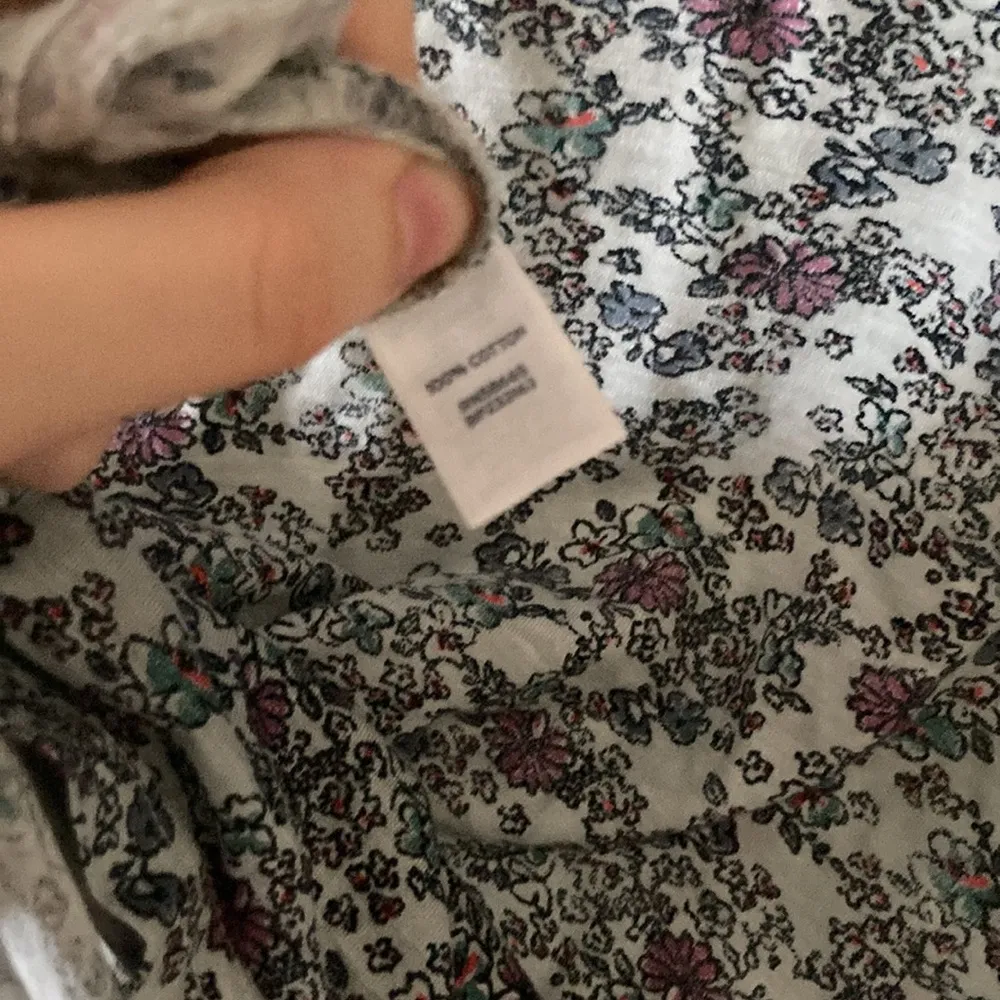 Rubbish Floral Long Sleeve Top Blouse Shirt Crew Neck Scoop Flowers XS EUC - Image 5