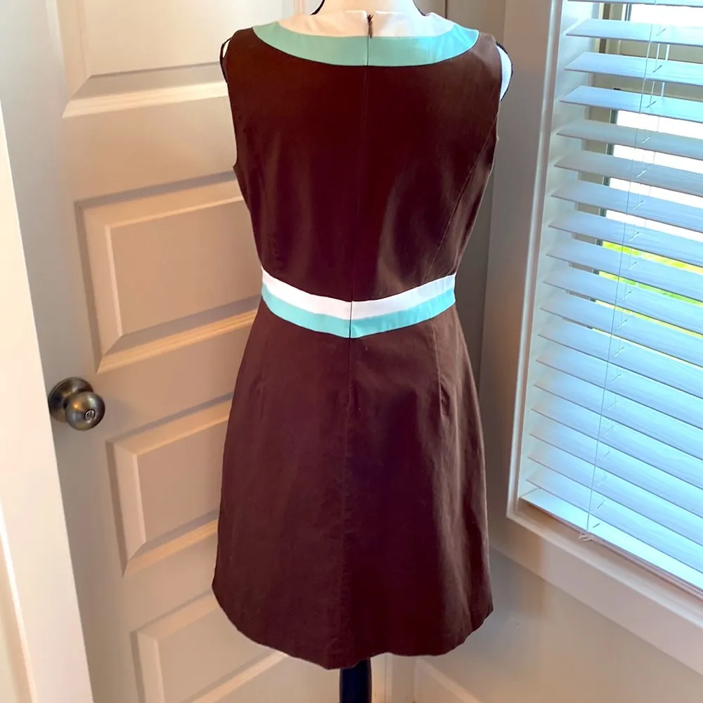 || Brown/sea foam green/white dress with silver belt accents - Image 5