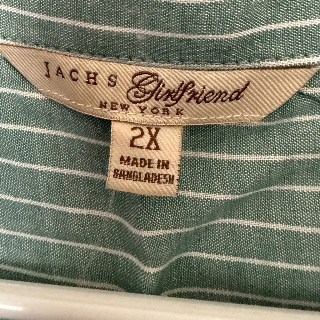 Jachs Girlfriend Women's Button
Front Blouse Size 2XL Color NWT
Short Sleeve - Image 9