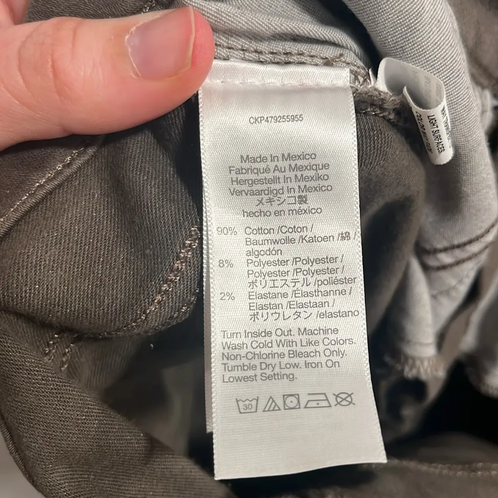 Madewell Mid-Rise Kick Out Jeans Raw Hem Edition in Driftwood Brown Size 27 - Image 11