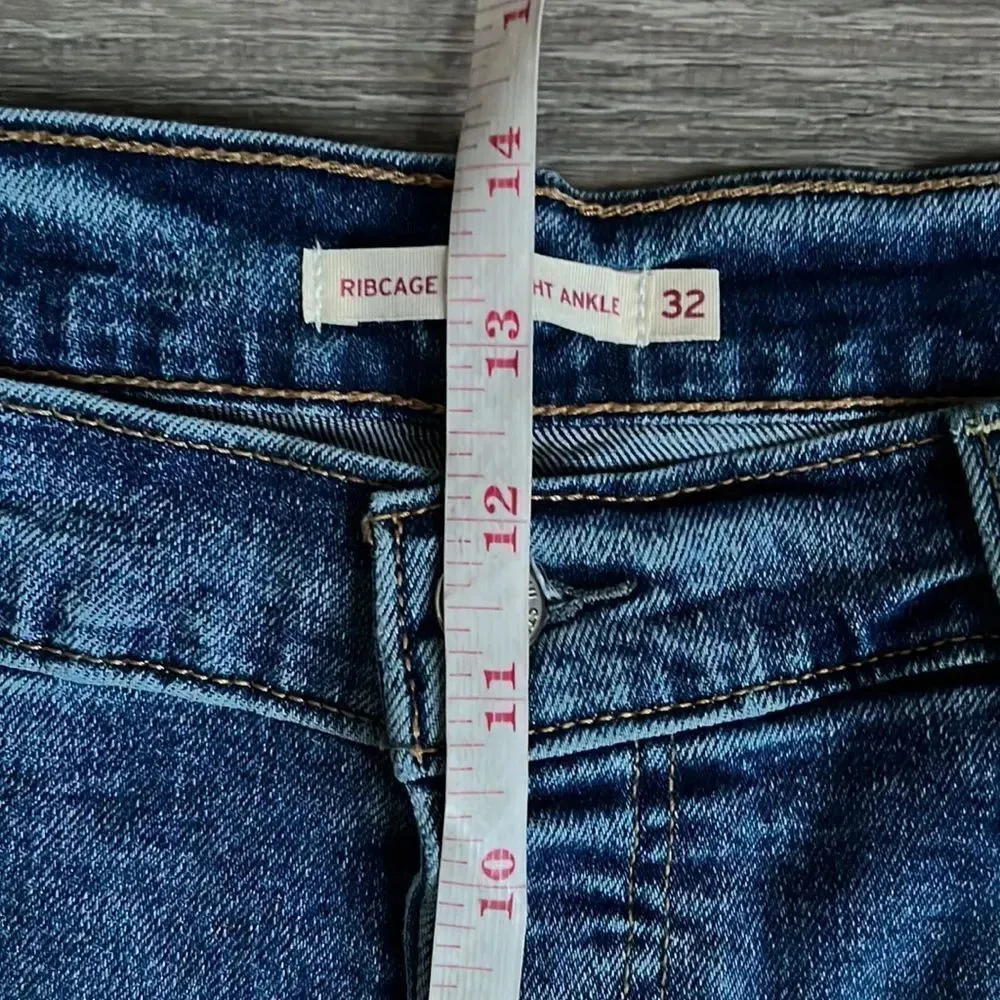 Levi's Ribcage Straight Ankle Jeans - Image 10