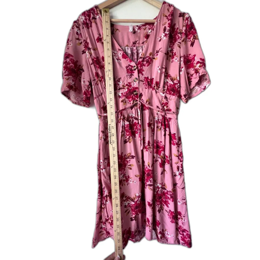 Xhilaration Pink red floral dress pockets bottom short sleeve 100% viscose L - Image 6