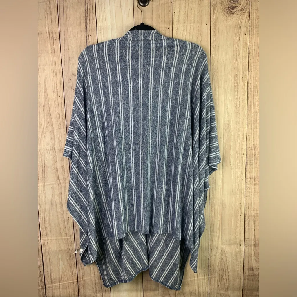 Saturday Sunday Open Poncho Shrug Shawl‎ One Size - Image 6