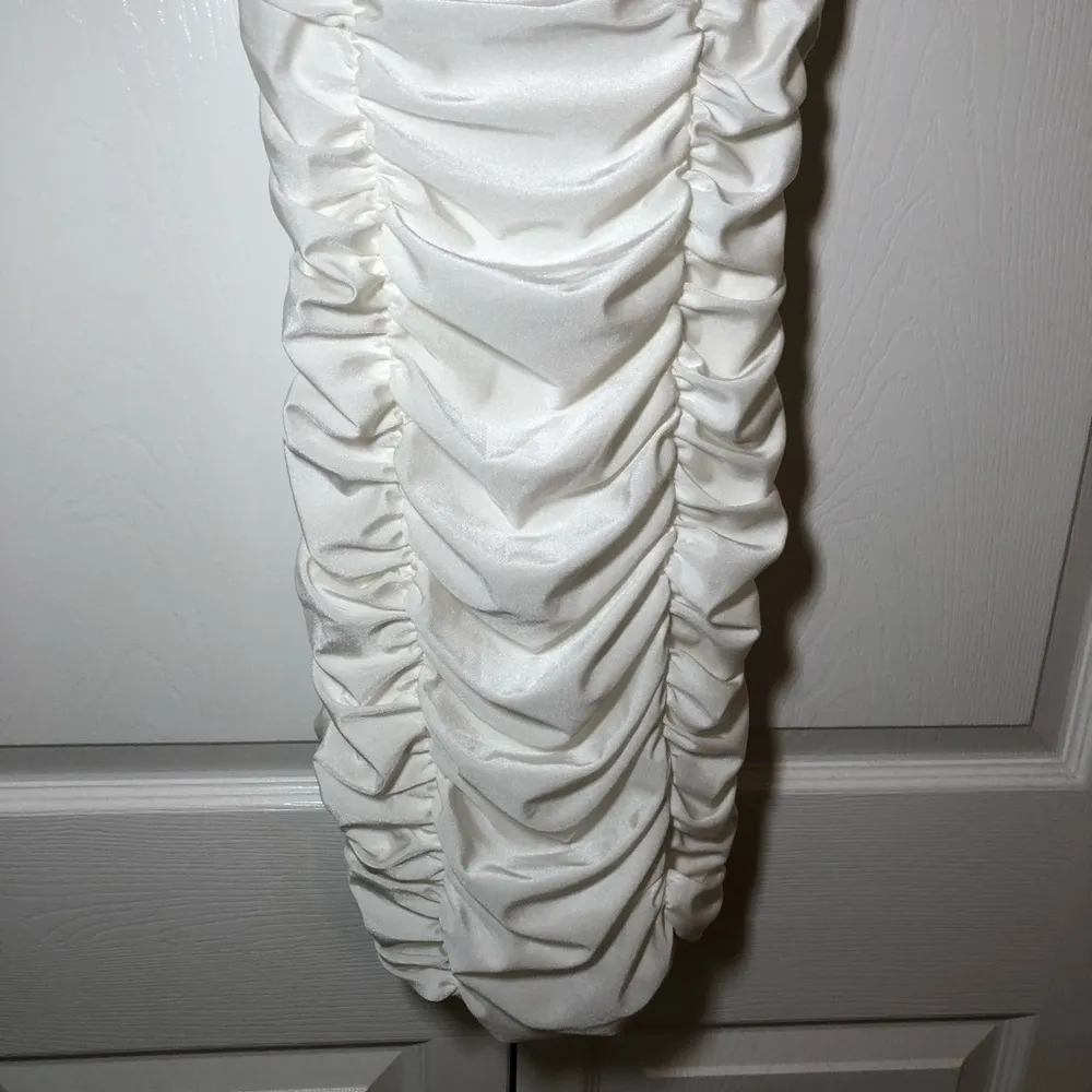 NWT Tiger Mist Santa Clara Ruched White Mini Dress Size M - Image 4