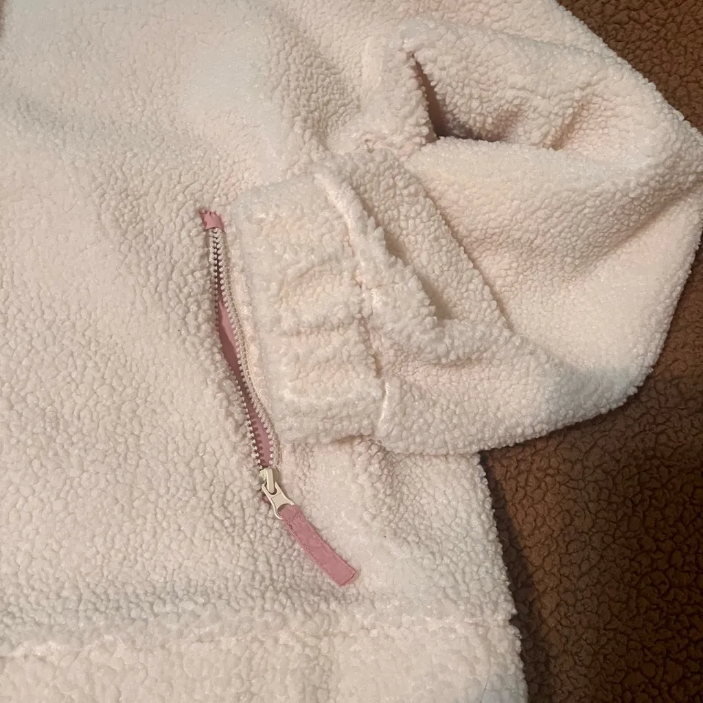 Women's Cream Fleece Puffer Jacket Pink Size undefined - Image 3