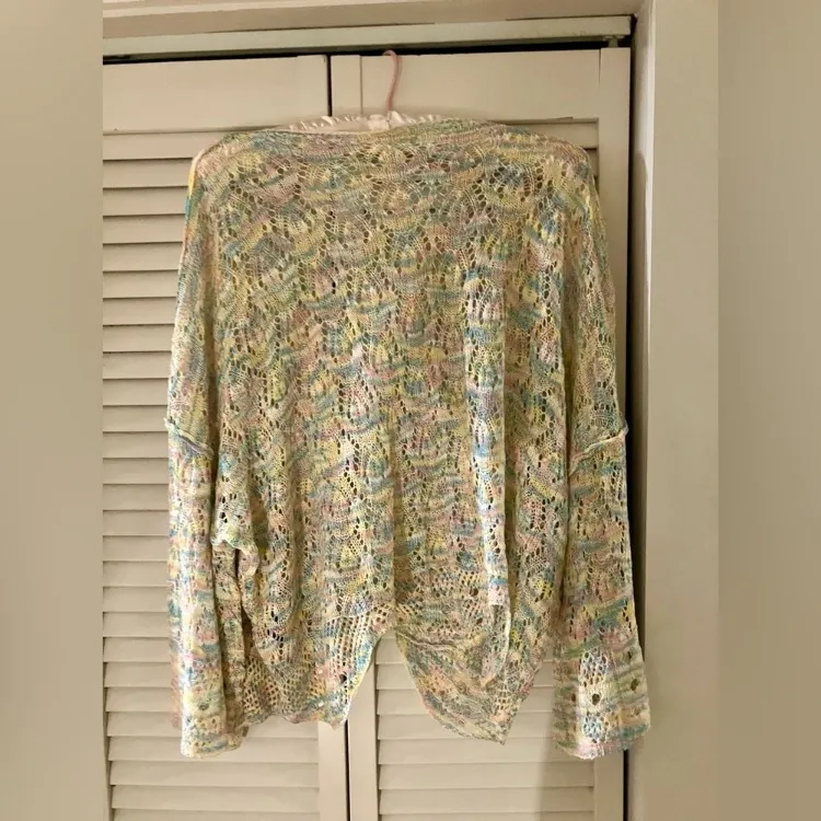 POL Crochet Rainbow Pastel Top - Image 4